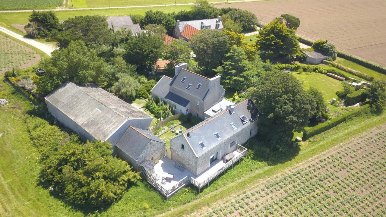 La grange aux lièvres, gîtes Kerdoel Cléder Extérieur photo